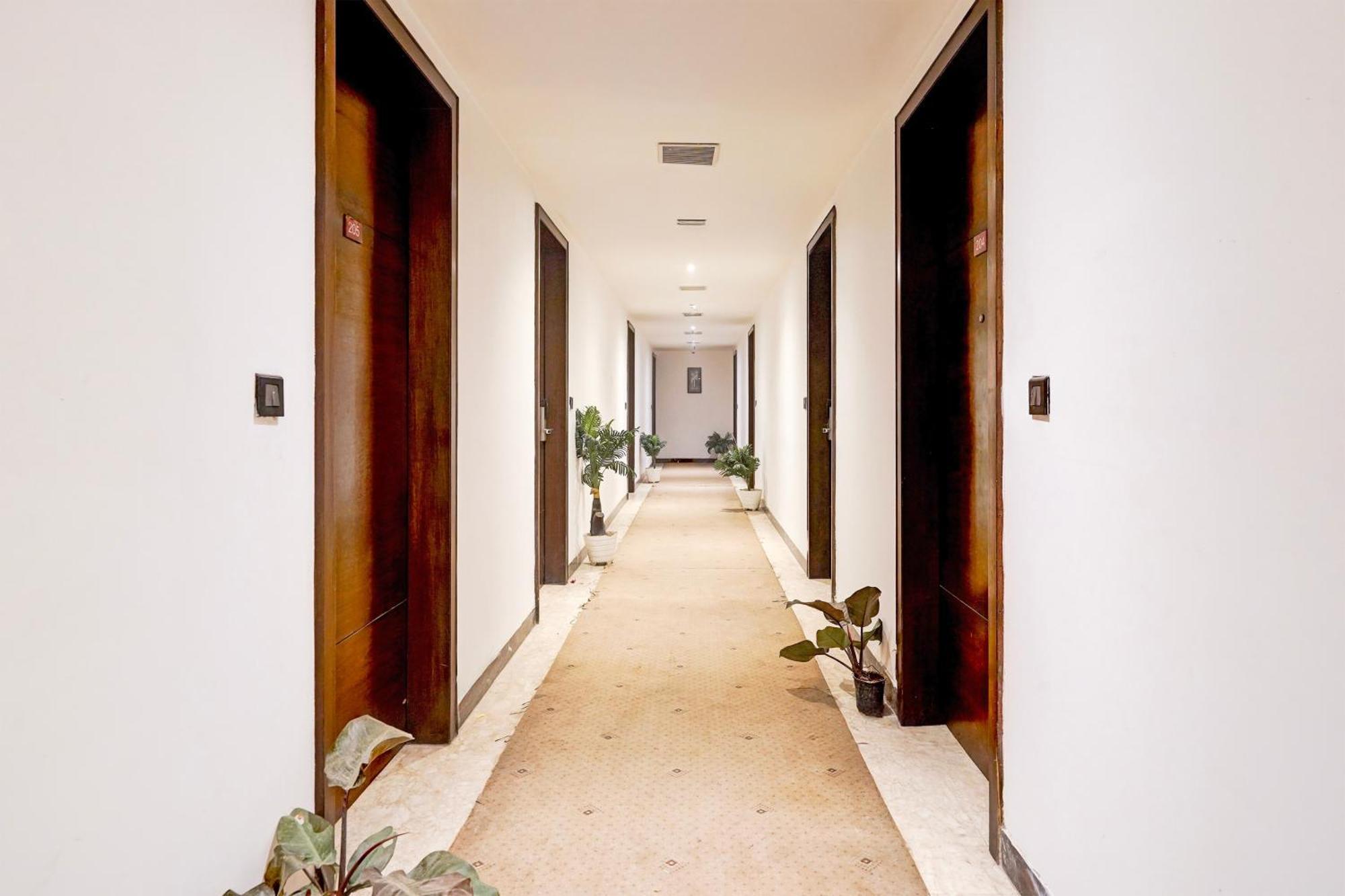 Townhouse Oak Agra Near Sultanganj Puliya Formerly Bb Grand Dış mekan fotoğraf